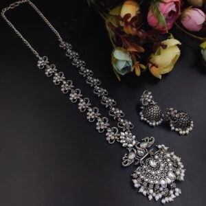 Oxidized Necklace (White)