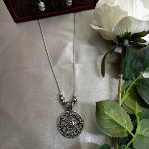 Oxidized long necklace