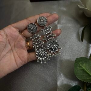 Oxidized heavy earrings(white)