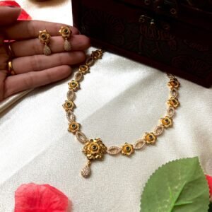 Minimal AD necklace set